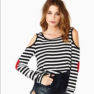 SOUTH STORE COLD SHOULDER HEART ELBOW PATCH